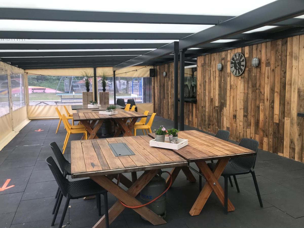 Wulft 47 Zonnig Gezellig 6P Chalet Met Zwembad In Bosrijke Omgeving Op Familie Camping De Vossenburcht IJhorst Ngoại thất bức ảnh